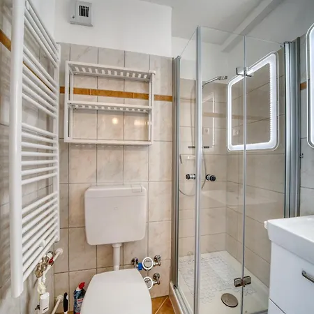 - Haus P, App 0p0504 Apartamento *